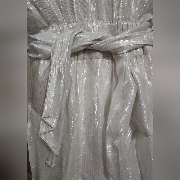 GRETCHEN SCOTT Breezy Blouson Dress- Glinda lurex -silver/white. Size Medium - Picture 13 of 16